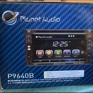 Planet Audio Receiver